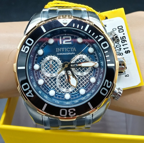 FIRM PRICE-New Invicta Pro Diver blue dial Chronograph stainless